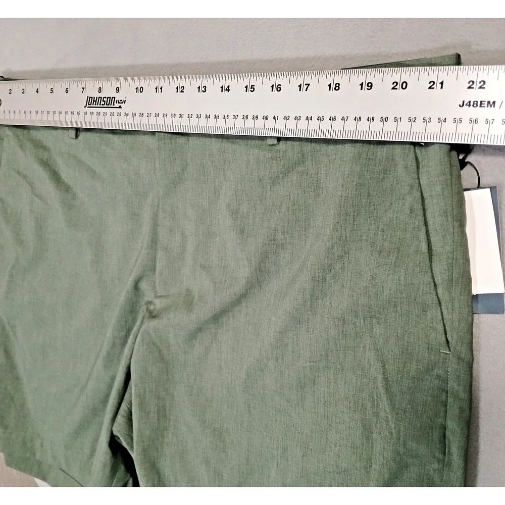 Perry Ellis Shorts Men's Size 42 Green Chino Stretch Active Performance